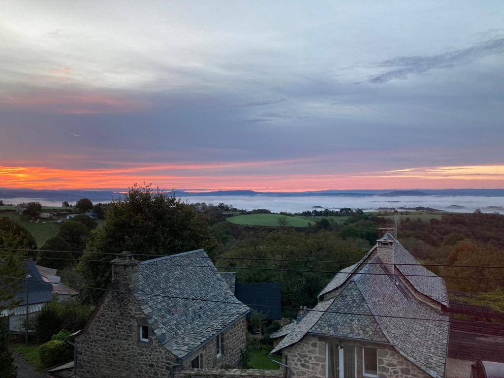 Golinhac Lo Soulenquo A Fonteilles Sur Le Gr 65 B&B 외부 사진